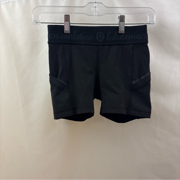 lululemon athletica Pants - Lululemon Athletica Black Compression Bike Shorts Pockets Size 2